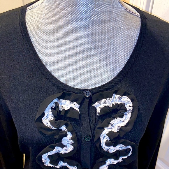 ONLY ONE! Cable & Gauge Tuxedo Ruffle Cardigan Sweater - Picture 4 of 15